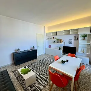 4 Balconi House- Moderno A Appartamento Lecce